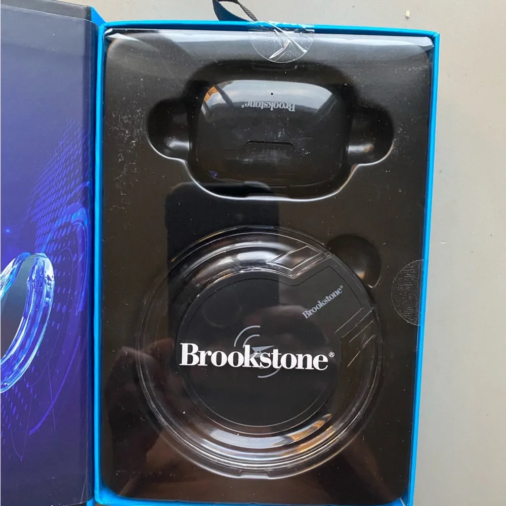 Brookstone Truaircharge Wireless Earbuds